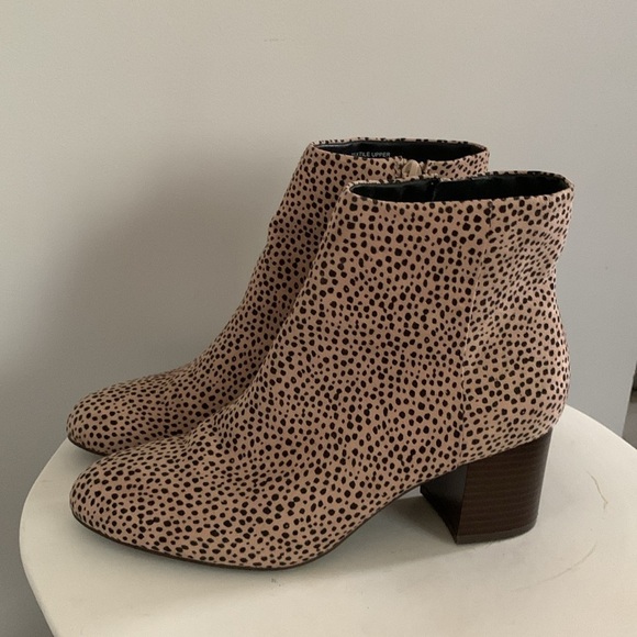 LOFT Leopard Print Beige-Black Ankle Booties sized 8 zipper animal tan‎ brown - Picture 12 of 12
